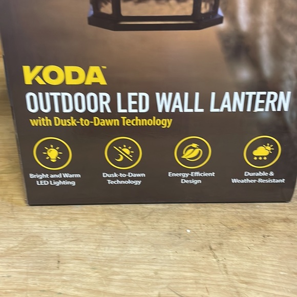 Koda Outdoor LED Wall Lantern | NEVER OPEN - Picture 4 of 12